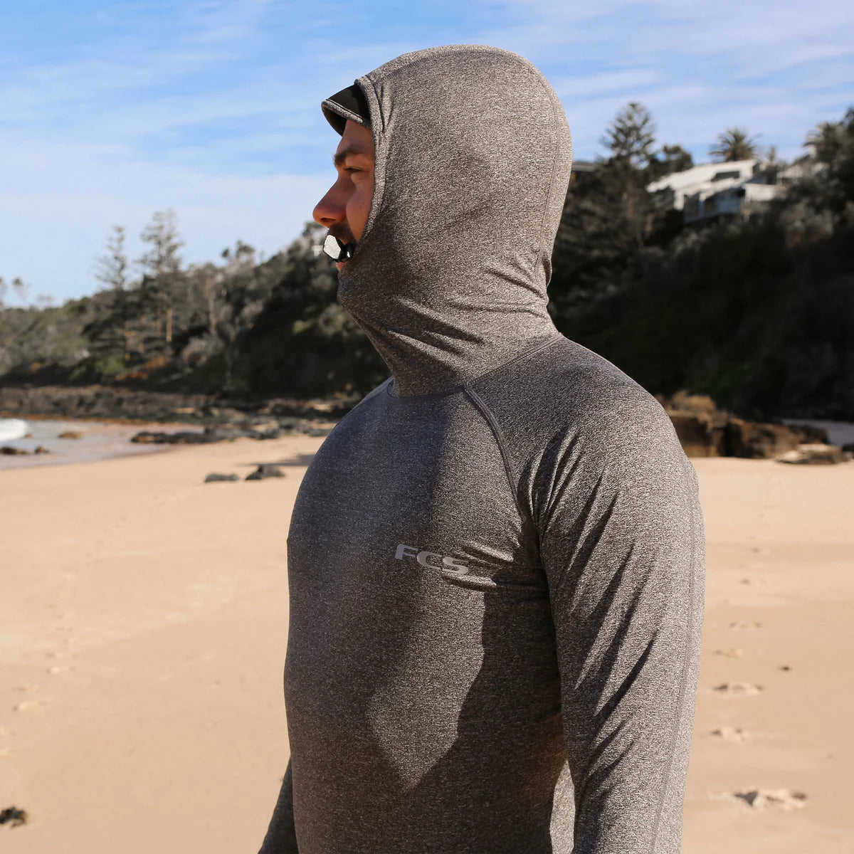 FCS Essential Hooded Licra Manga Larga Hombre