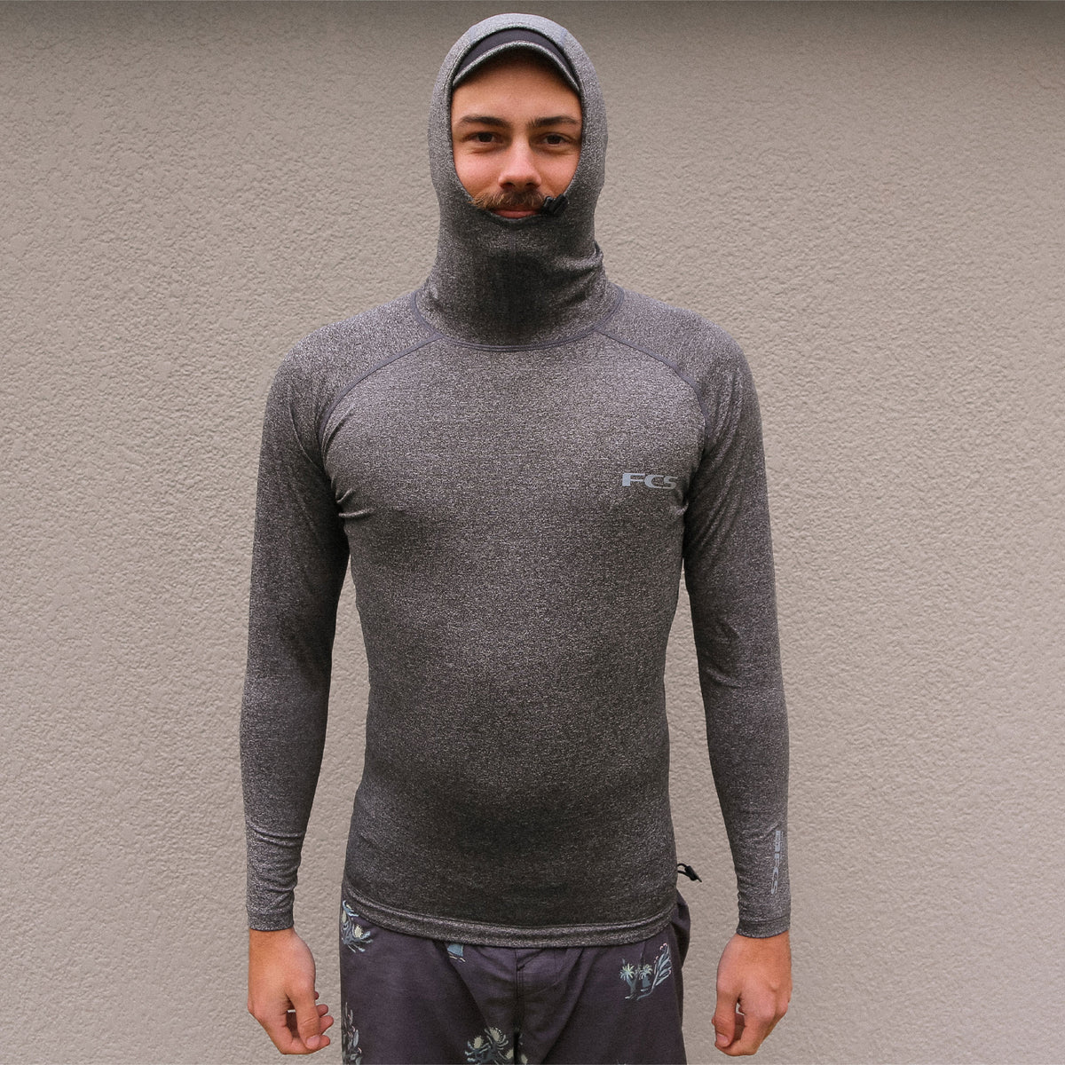 FCS Essential Hooded Licra Manga Larga Hombre