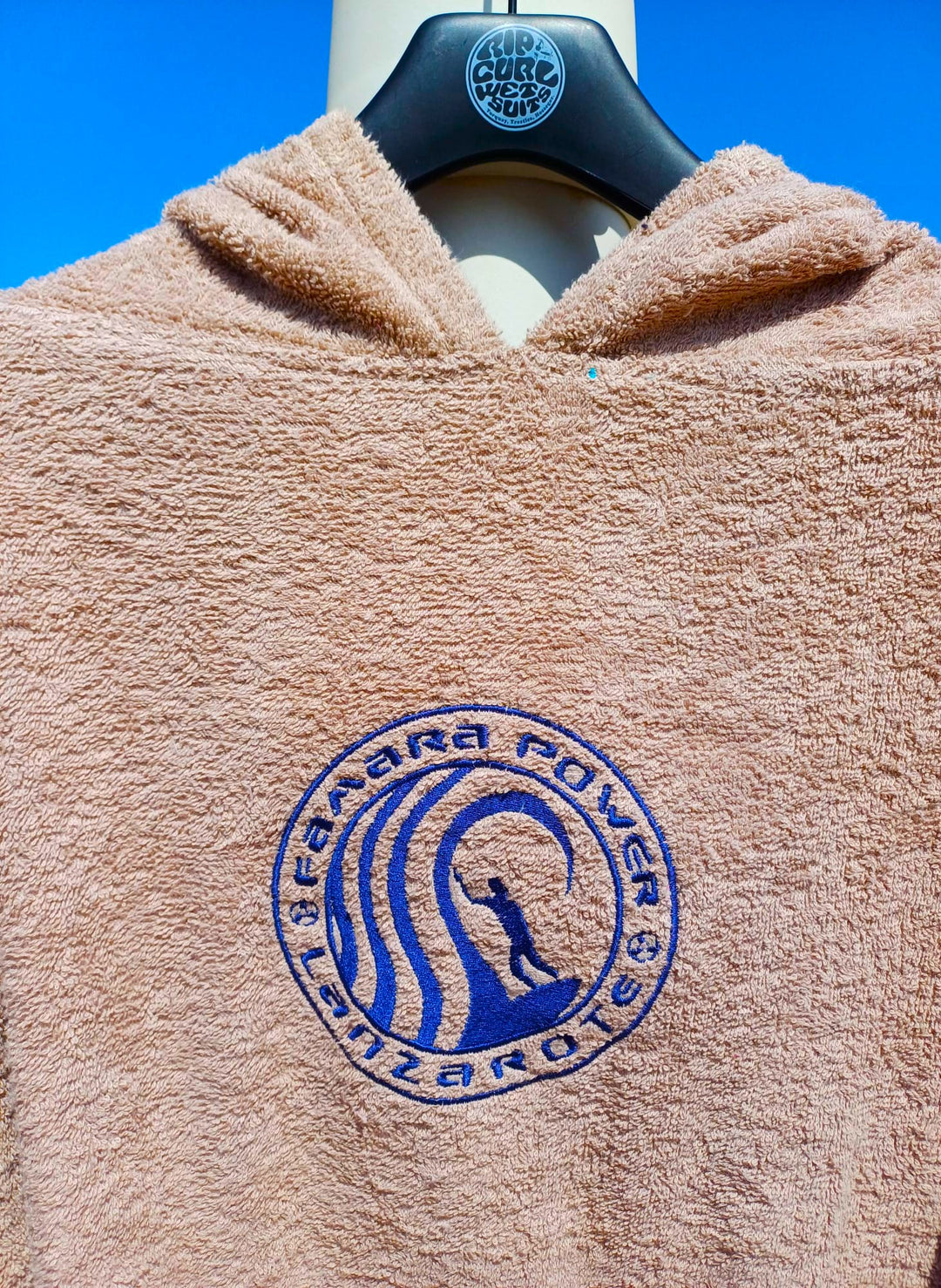 Famara Power Poncho Niño o Niña 25