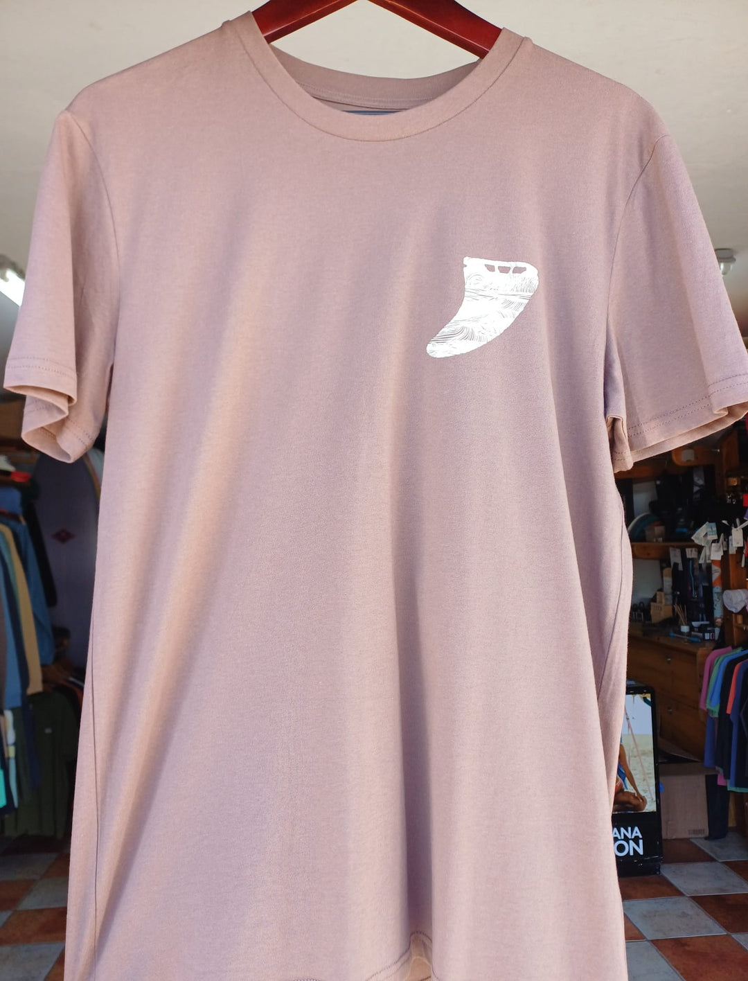 Famara Power Quilla Fin Camiseta Adulto Unisex Marrón