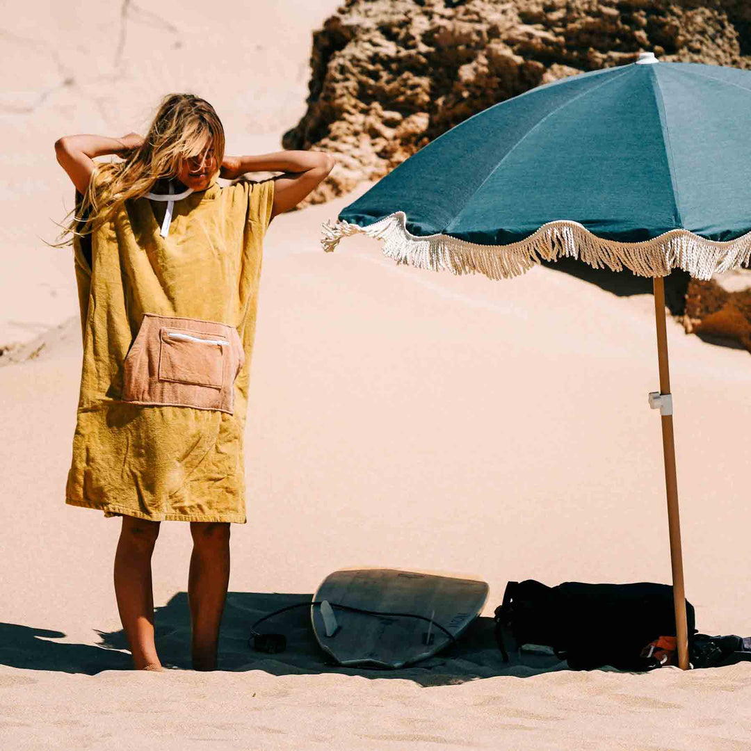 Ocean &amp; Earth Ladies Day Dream Hooded Poncho Chica